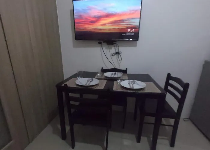 Fully Furnished 1 Bedroom Condo W/ Pool Manila